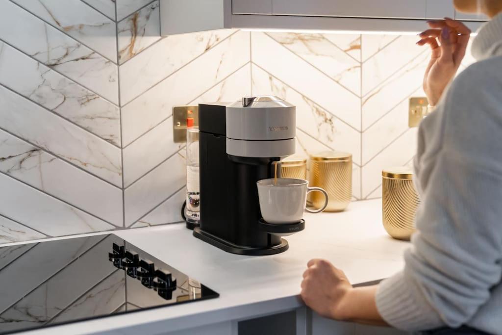 The Devonshire Suite - Your 5 Star West End Stay! グラスゴー エクステリア 写真