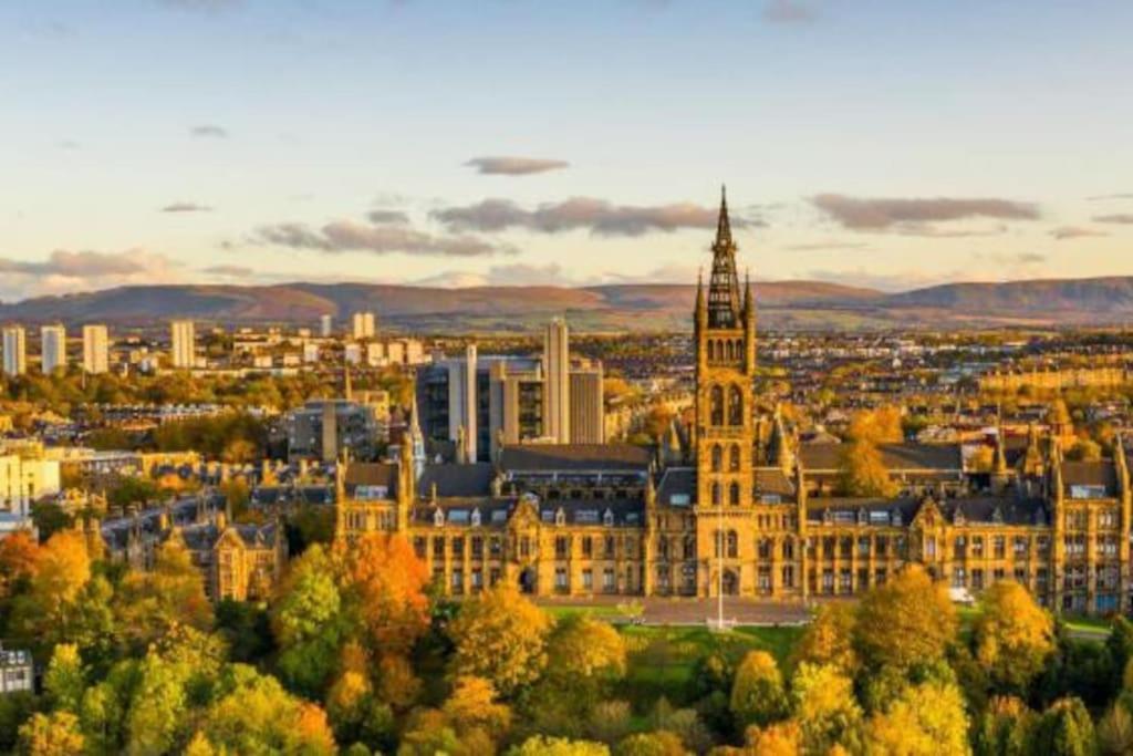 The Devonshire Suite - Your 5 Star West End Stay! グラスゴー エクステリア 写真